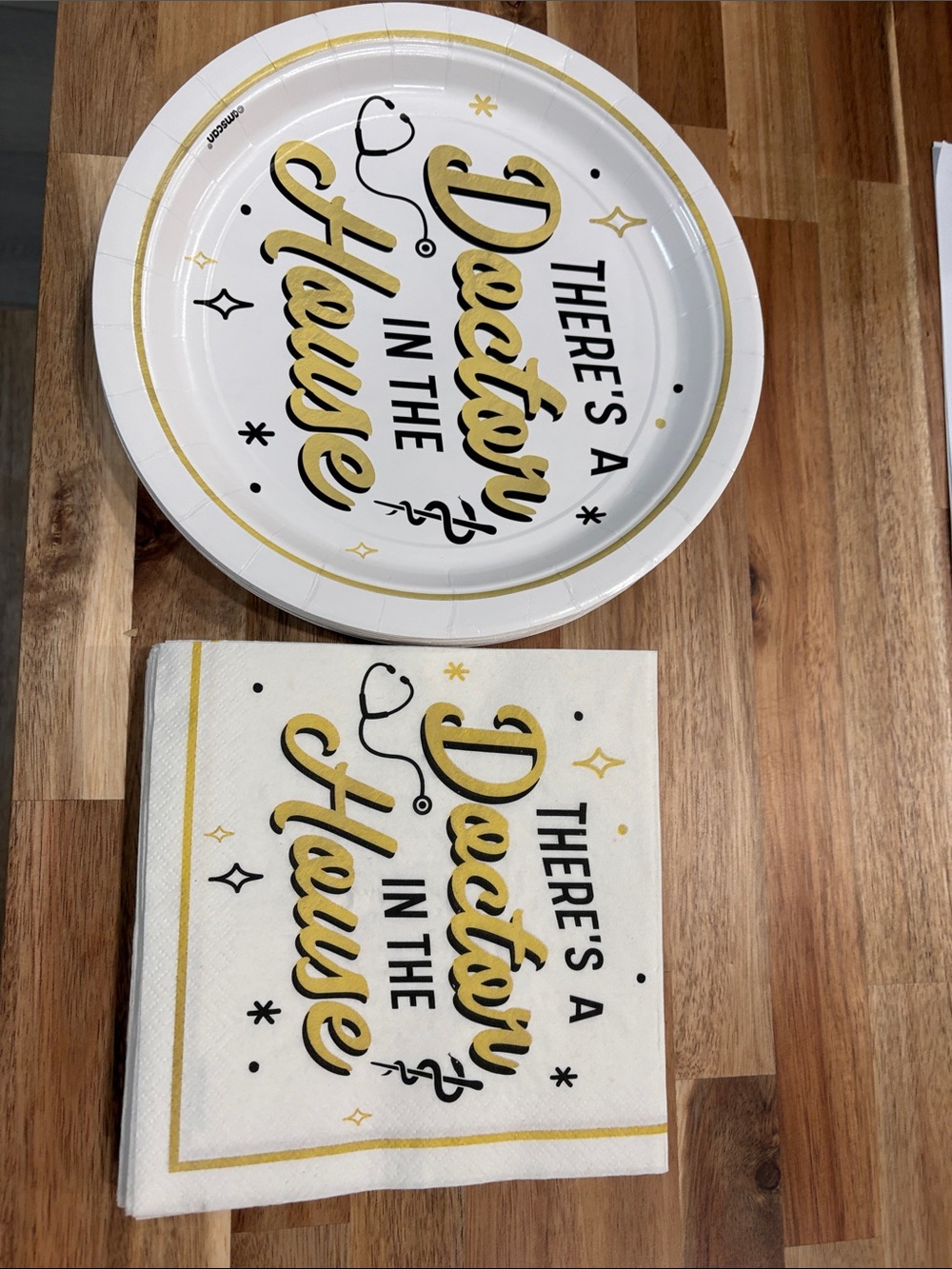 'There's a Doctor in the House' White & Gold Party Dinner Plates and Napkins 23